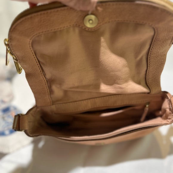 Fossil small crossbody with strap - Picture 4 of 6
